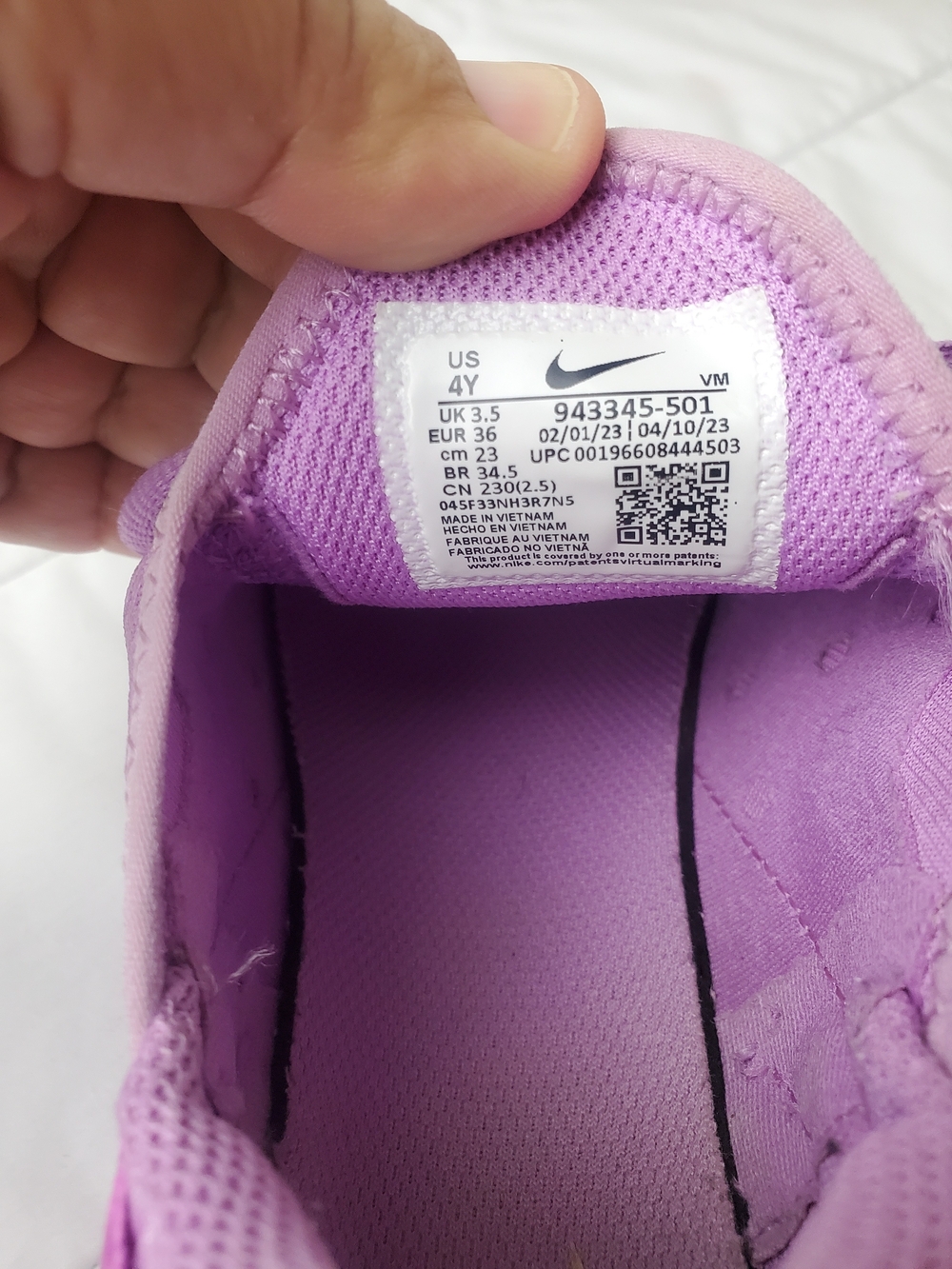 Nike Air Max 270 Women's Athletic Sneakers - Purple Size 4Y - Picture 2 of 7